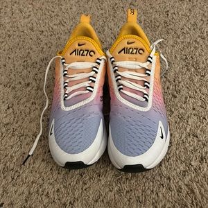 Brand new women’s air max 270s